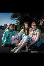 Watch Three Girls Movies123